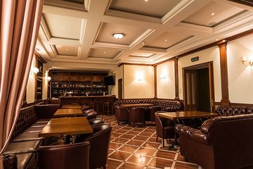 Бильярд-бар Гостиная. Основной зал с бильярдом, фото 8