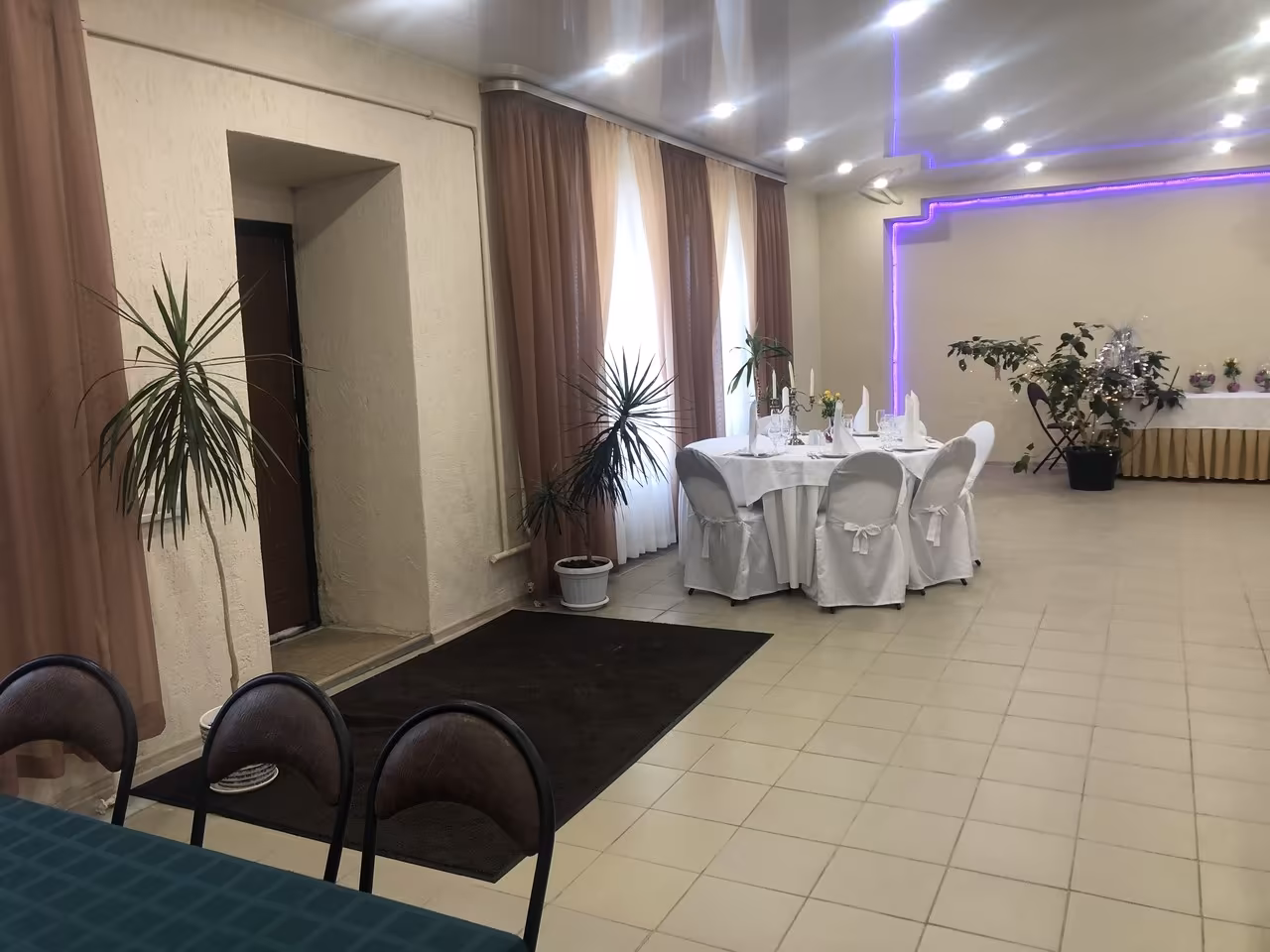 Кафе Янтарь Основной зал