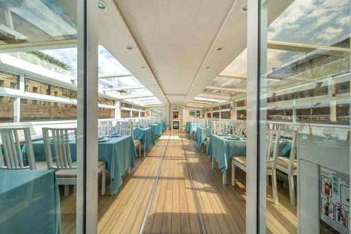 Теплоход Де Марко. Салон теплохода до 36 человек. Фото 6
