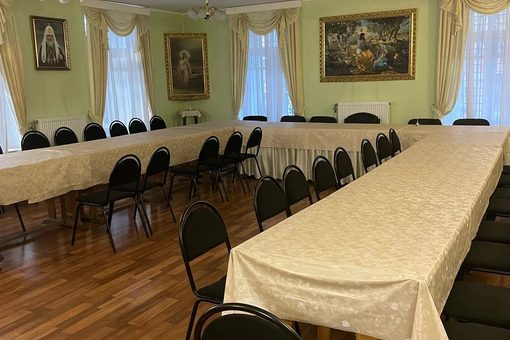 Поминальная трапеза Помним-любим на Роменской. Основной зал до 50 человек