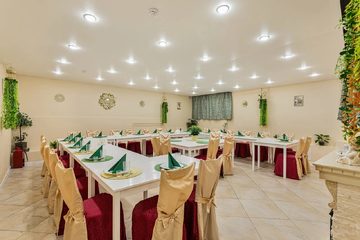 Поминальная трапеза Помним-любим на Будапештской. Большой зал, фото 1