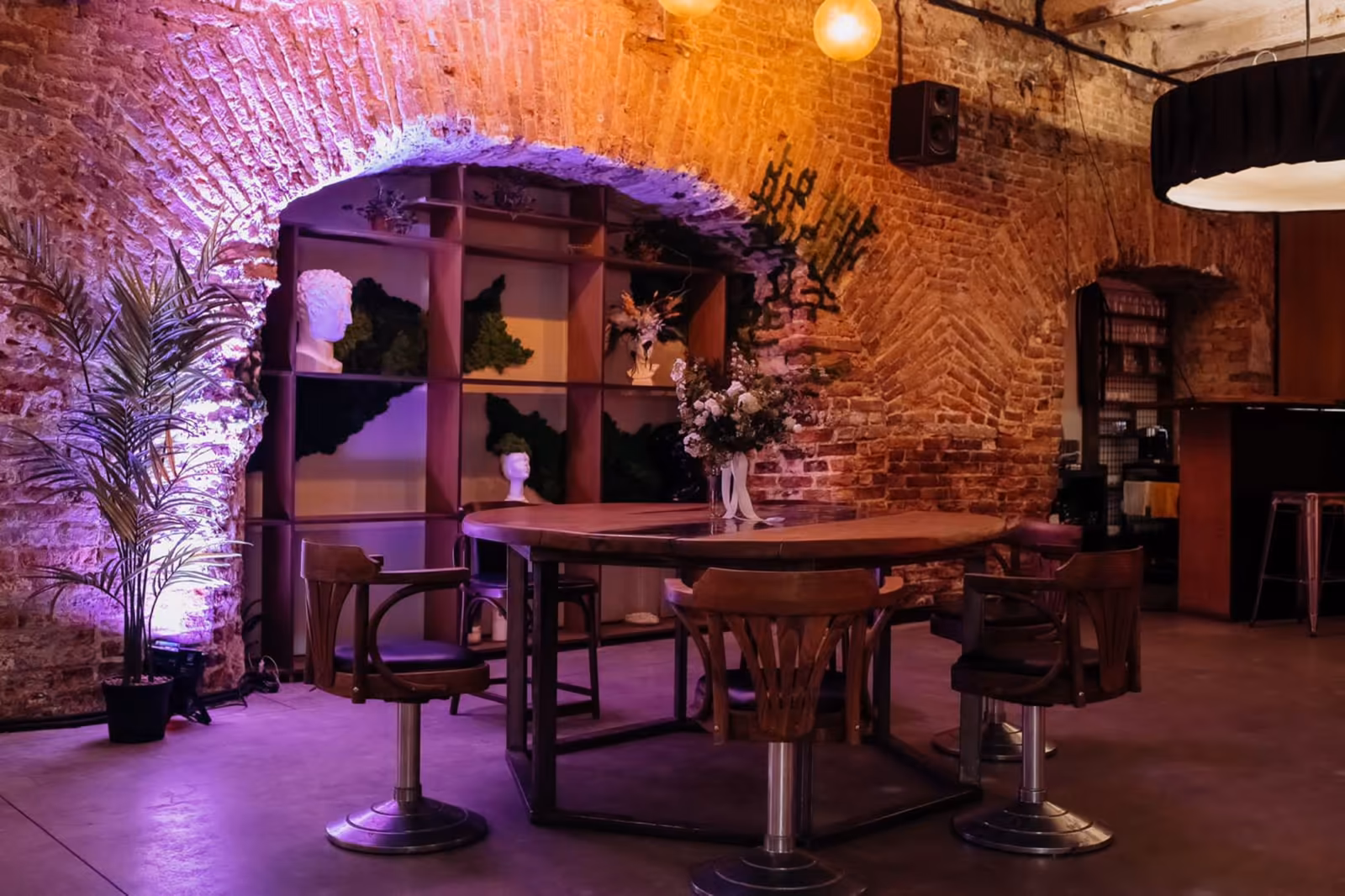 Броско Лофт Тёмный / Brosko Loft Основной зал
