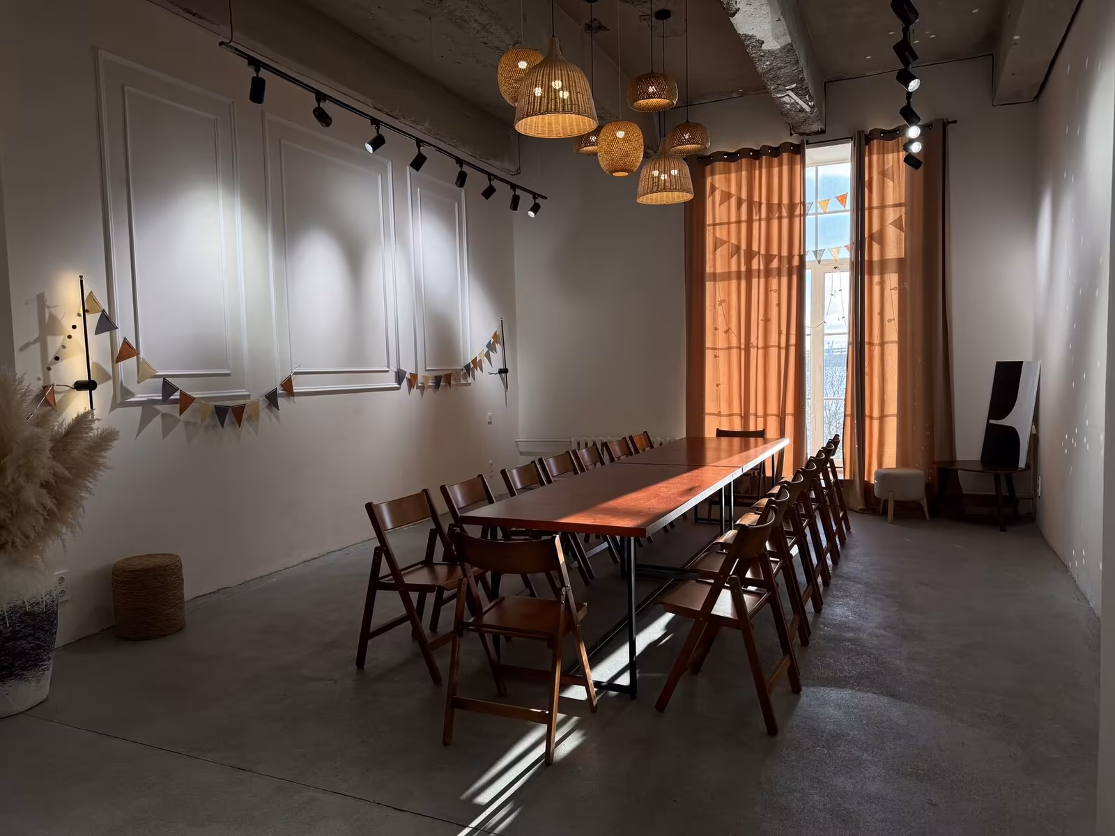 Белый Лофт / White Loft Основной зал