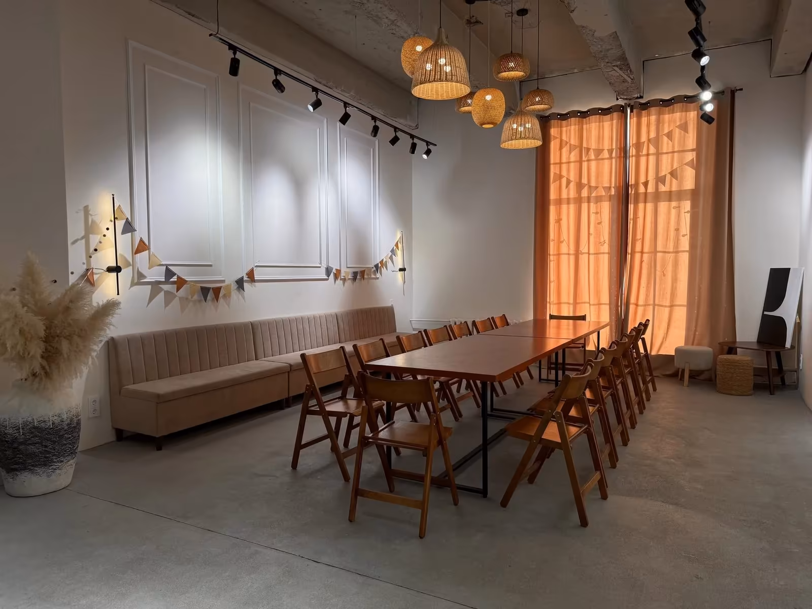 Белый Лофт / White Loft Основной зал