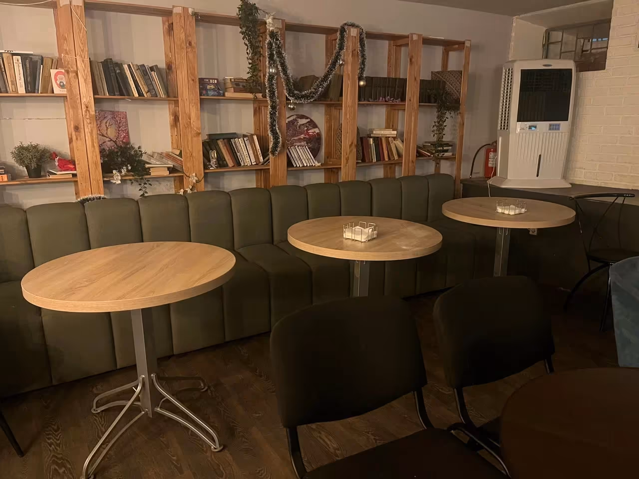Кафе Кофе Арт Холл / Coffee Art Hall Основной зал