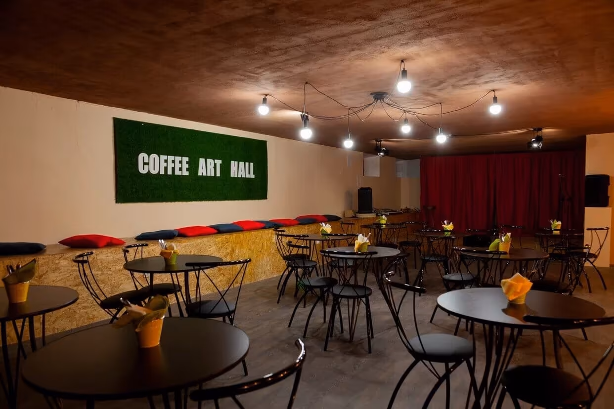 Кафе Кофе Арт Холл / Coffee Art Hall Основной зал