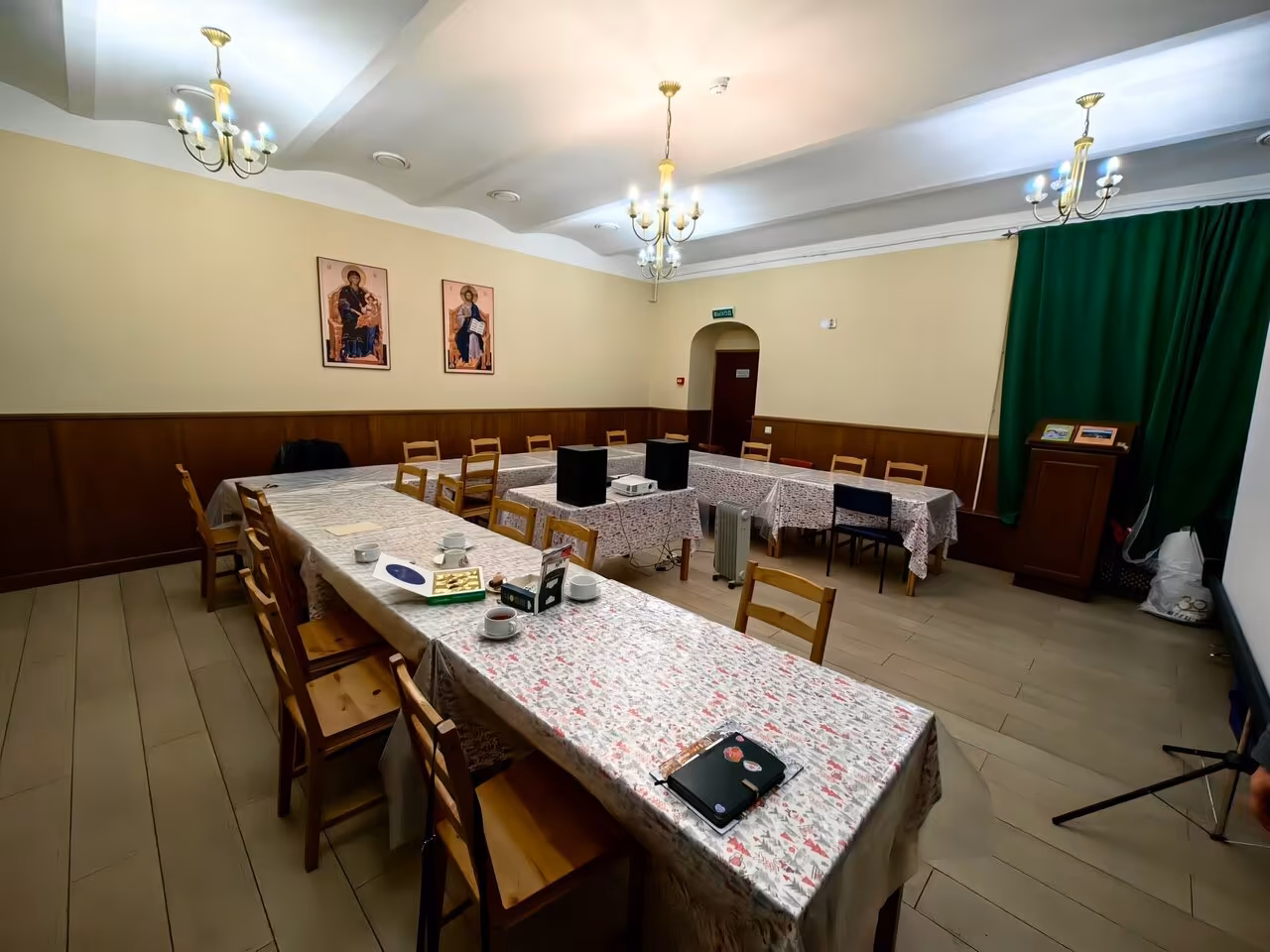 Поминальная трапеза Помним-любим на Стачек