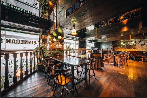 Паб Финнеганс / Finnegan’s на Московском. Основной зал, фото 1