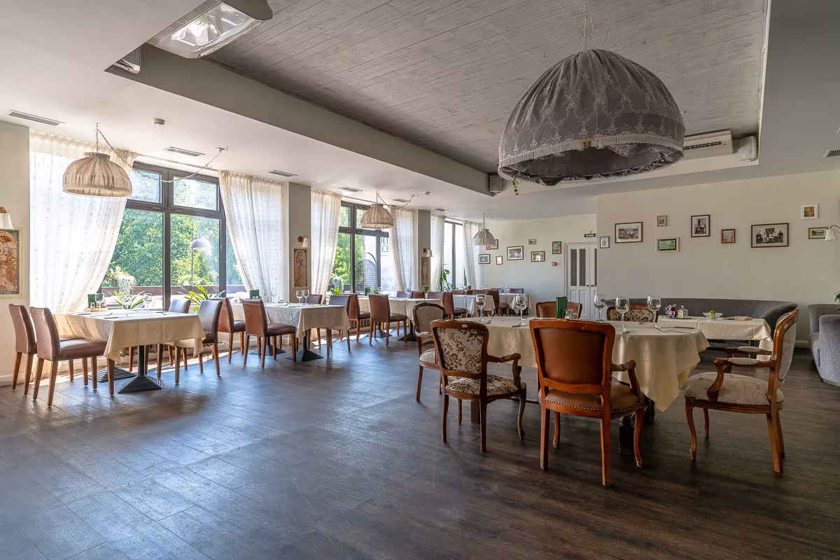 Ресторан Строганов Бар и Гриль / Stroganoff Bar and Grill Белый Зал