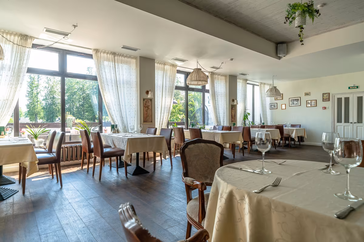 Ресторан Строганов Бар и Гриль / Stroganoff Bar and Grill Белый Зал