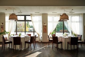 Ресторан Строганов Бар и Гриль / Stroganoff Bar and Grill. Белый Зал, фото 3