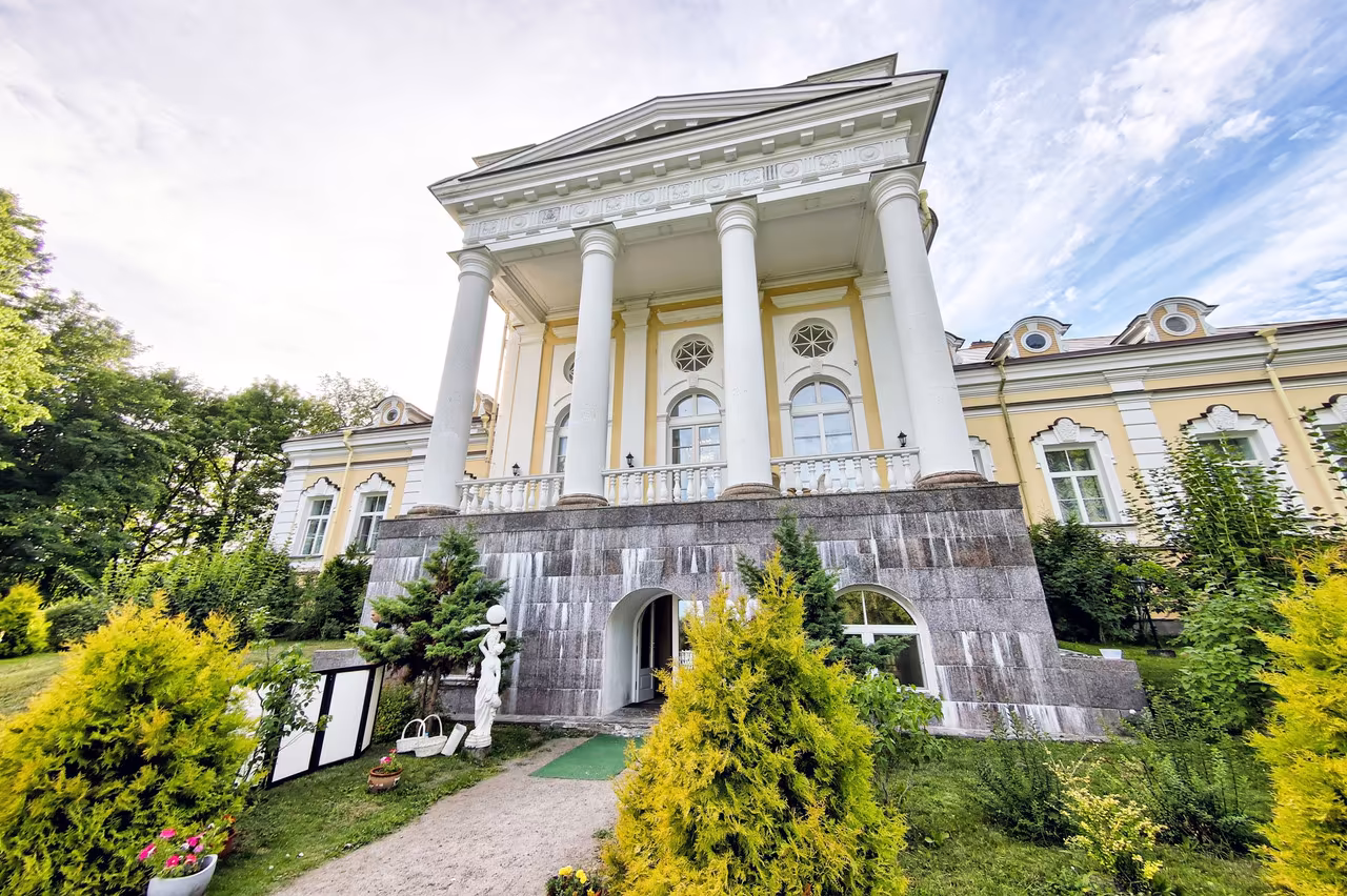 Дворец Елизаветино Вид с улицы