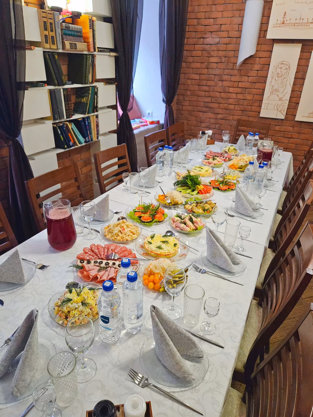 Кафе Невский Двор Основной зал