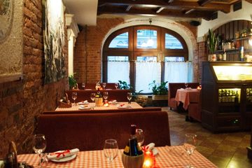 Ресторан Мама Рома. Зал в стиле итальянского патио, фото 1