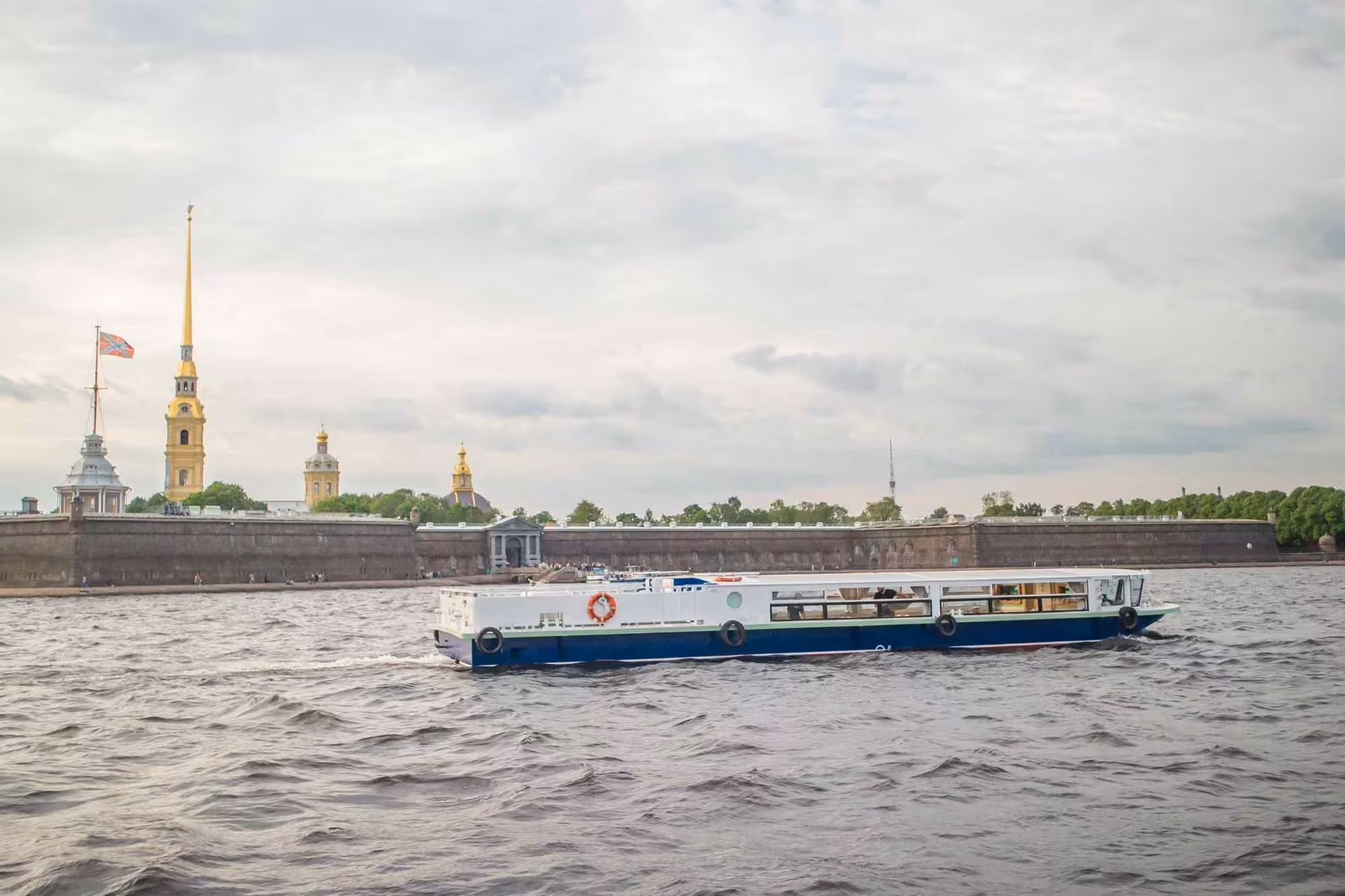 Теплоход Гармония Салон теплохода