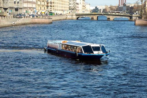 Теплоход Сардиния. Салон теплохода до 40 человек. Фото 6