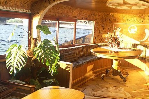 Теплоход Сенатор. Салон теплохода до 20 человек. Фото 2