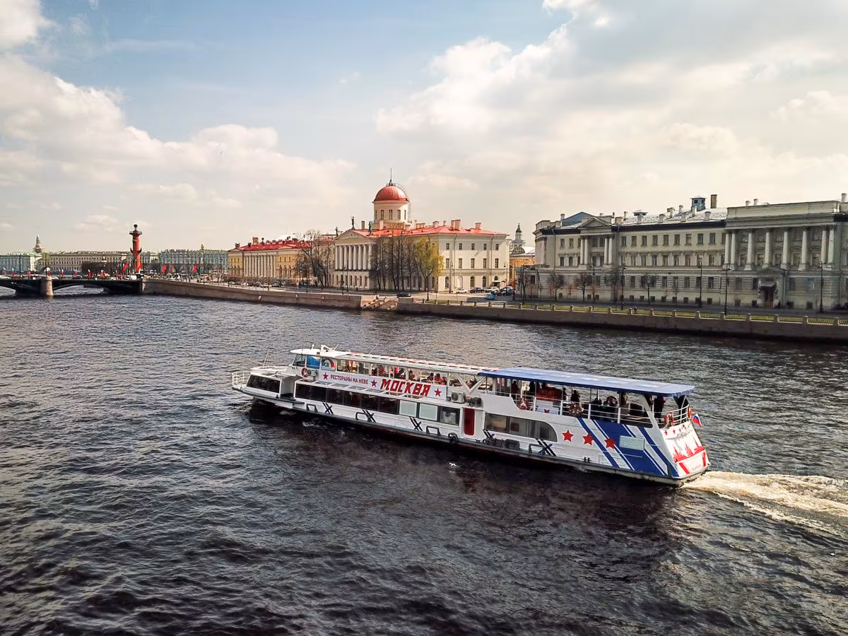 Теплоход Москва 194 Салон теплохода