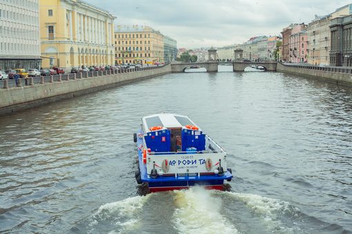Теплоход Афродита. Салон теплохода до 20 человек. Фото 4