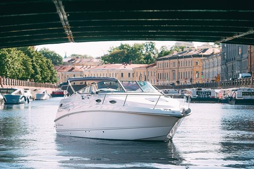 Катер Чапараль 240 Сильвер / Chaparral 240 Silver. Катер, фото 1