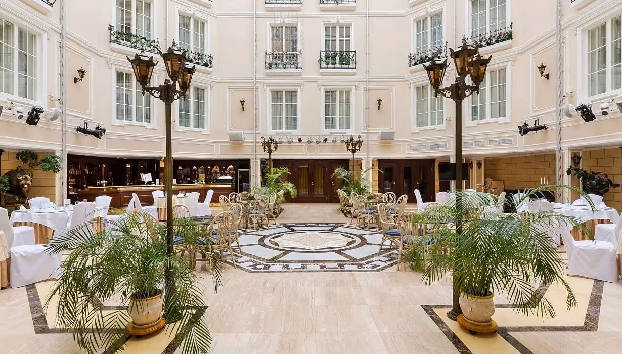 Ресторан Гранд Отель Эмеральд / Grand Hotel Emerald Атриум