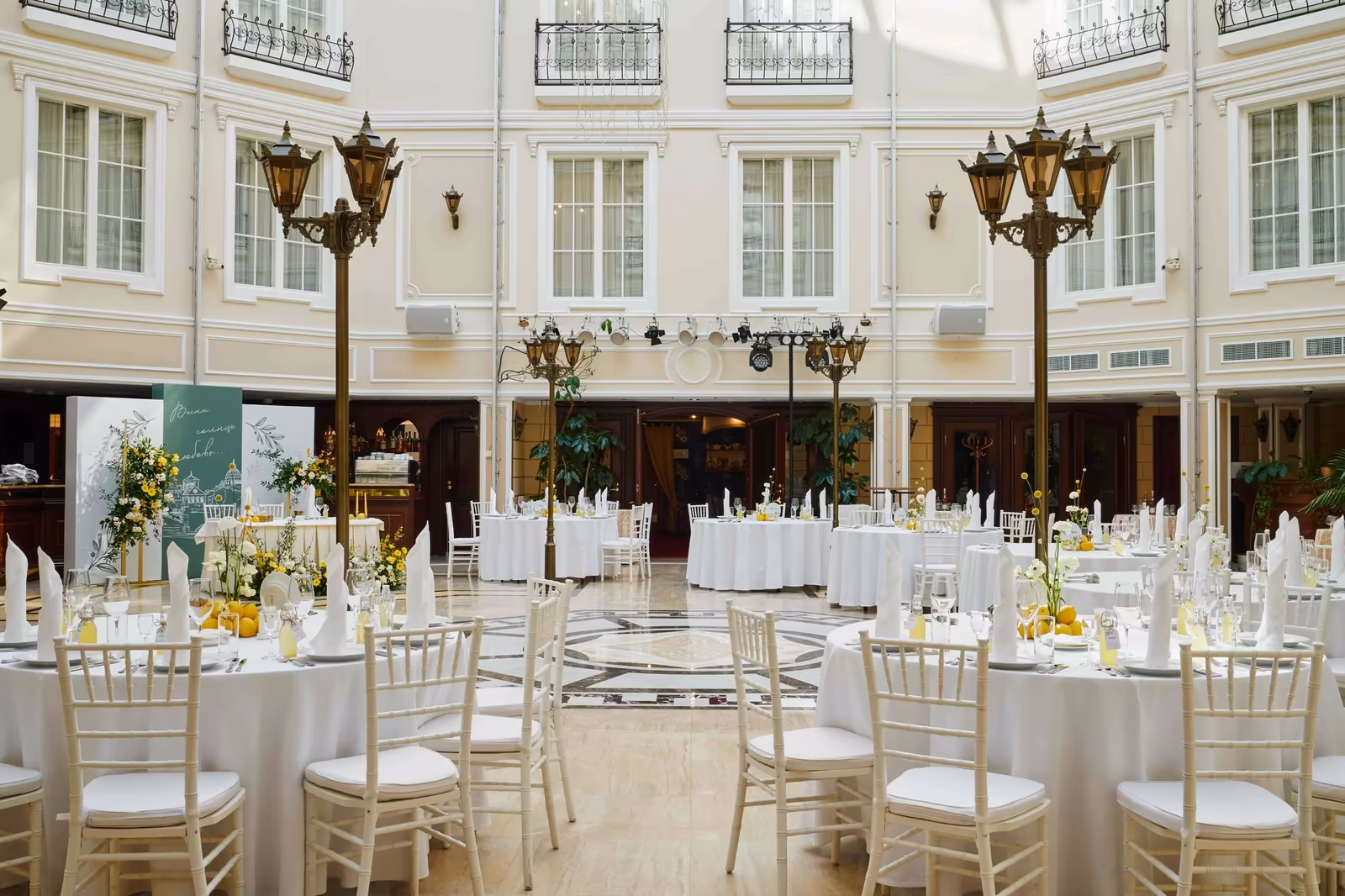 Ресторан Гранд Отель Эмеральд / Grand Hotel Emerald Атриум