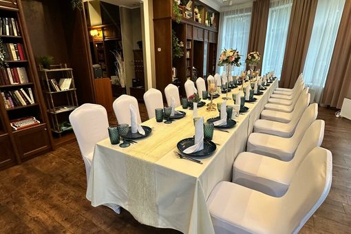Особняк в парке Сосновка. Библиотека до 20 человек