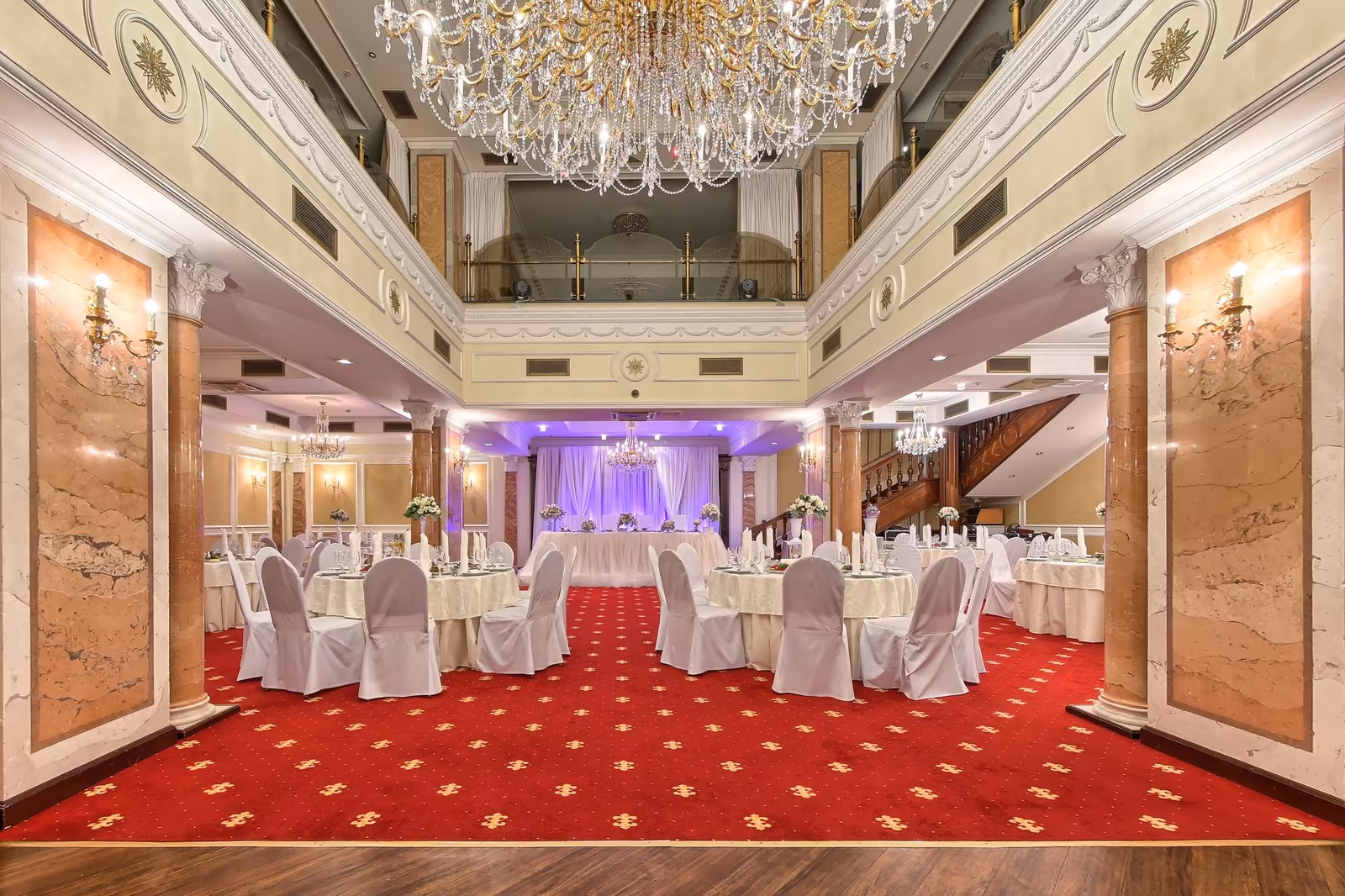 Ресторан Гранд Отель Эмеральд / Grand Hotel Emerald