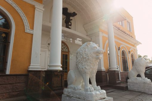 Ресторан Александровский парк. Вид с улицы