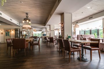 Ресторан Строганов Бар и Гриль / Stroganoff Bar and Grill. Зал на 1-м этаже, фото 1