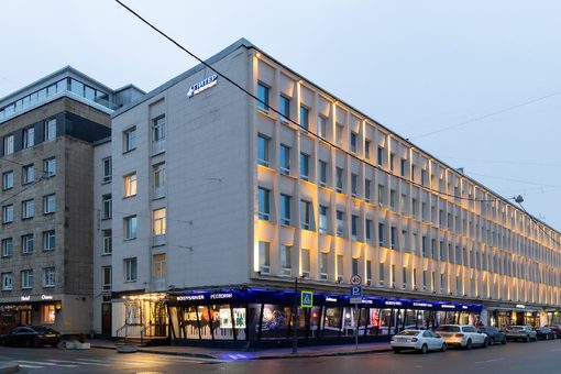 Ресторан Шумная река. Вид с улицы