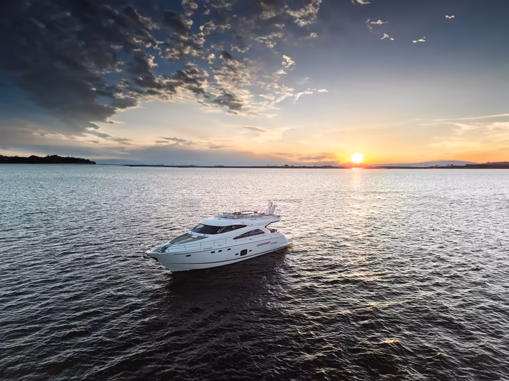 Яхта Файрлайн / Fairline 65