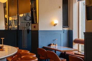 Ресторан Смоки Бонс / Smokey Bones. Основной зал, фото 4
