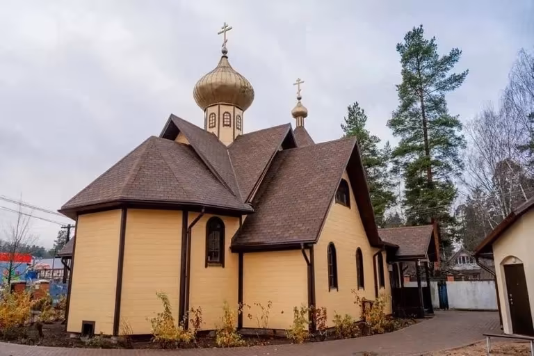 Поминальная трапеза Помним-любим во Всеволожске на Христиновском Вид с улицы