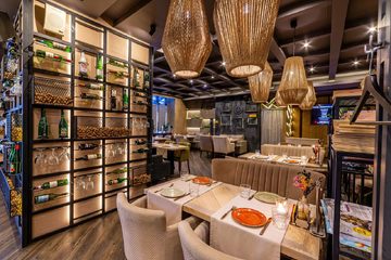 Ресторан Брассерия Крик / Brasserie Kriek на Коломяжском. Пространство ресторана, фото 3