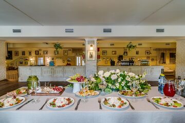 Ресторан Строганов Бар и Гриль / Stroganoff Bar and Grill. Зал на 2-м этаже, фото 10